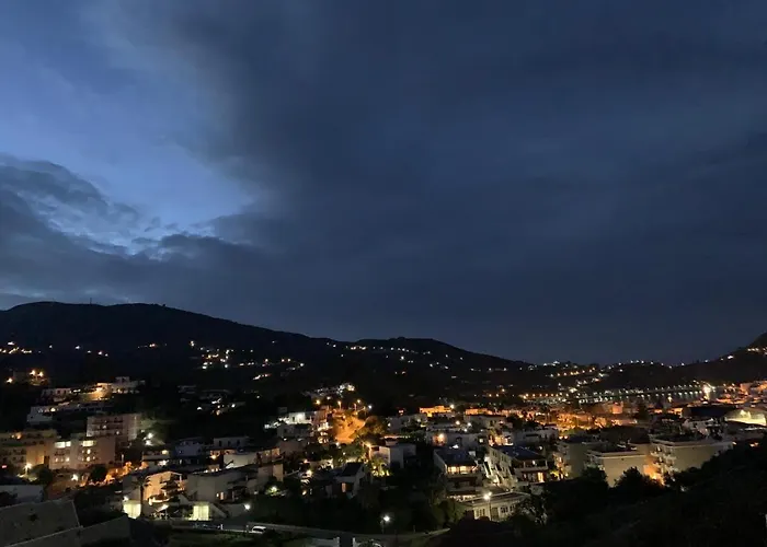 Oda ve Kahvaltı Taliaka 4*